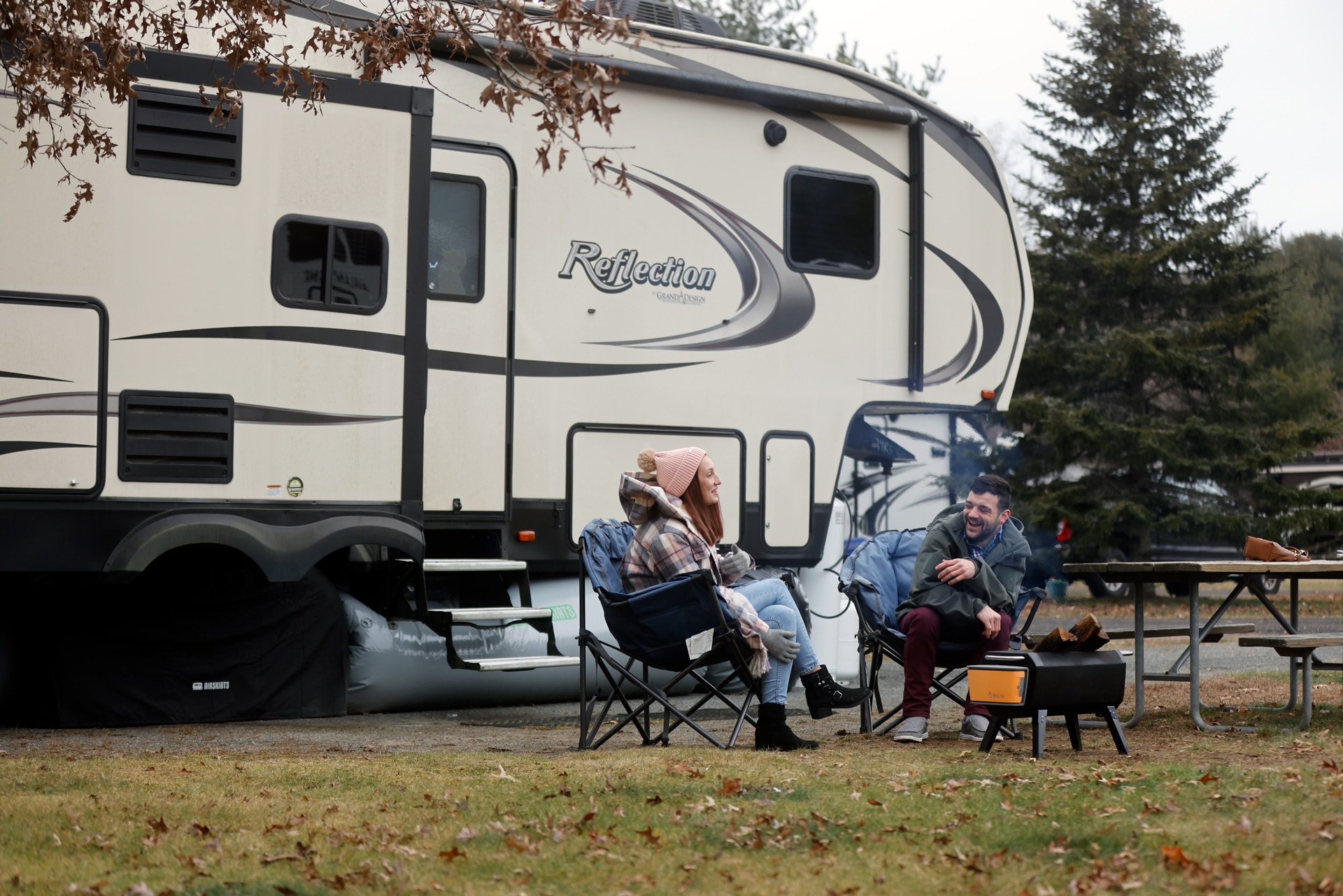 AirSkirts The Inflatable RV Skirt   Fifth Wheel Skirt 